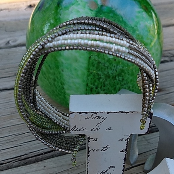 Funky green beaded braid bracelet - Picture 4 of 5